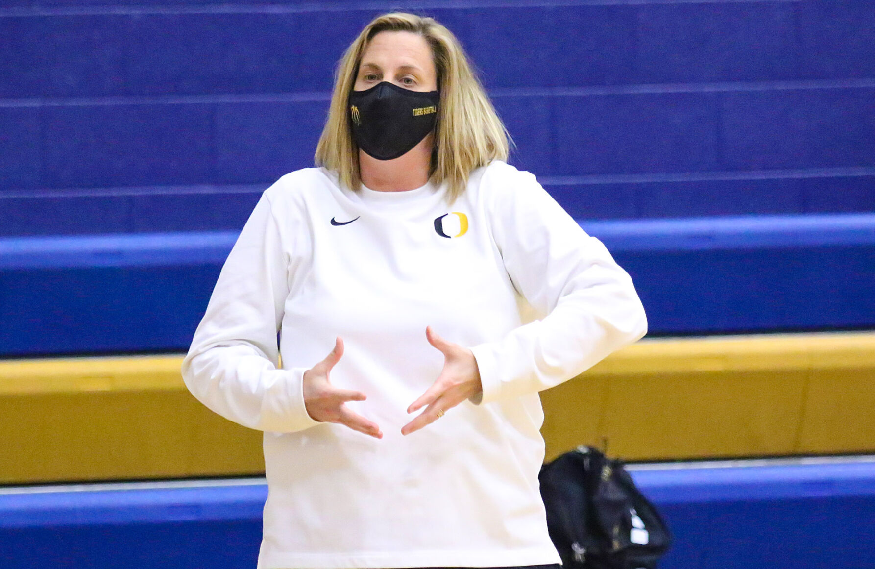 Lindbergh vs. Oakville girls basketball
